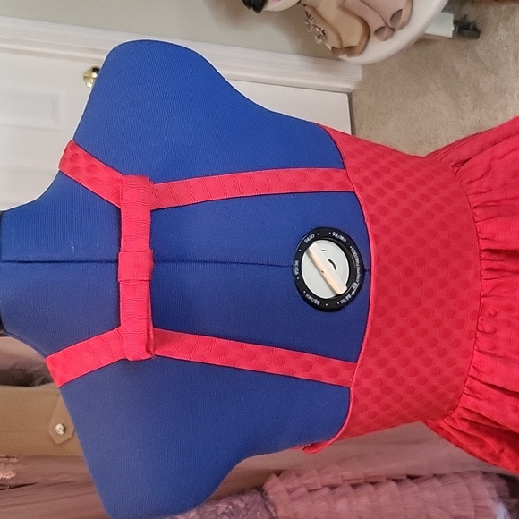 Cute dress can be wear day or night - Picture 4 of 7